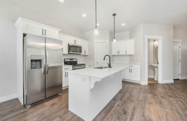 Bright End-Unit Townhome in Lehi | 3 Bed | 2.5 Bath | 2-Car Garage Gallery 3