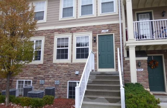 218 PARK GREEN Drive - 218 Park Green Drive, Lake Orion, MI 48362
