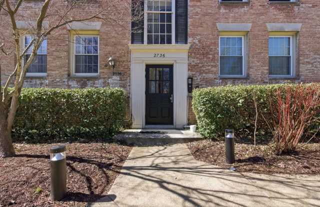 Top Floor Ordway Gardens One Bedroom-Fully Furnished, One Parking Space, & More! Gallery 3