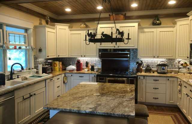 Gorgeous Farmhouse on 96 acres of land photos photos