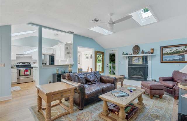 1971 W Pebble Path Gallery 4