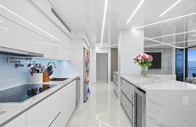 210 174th Street 2319, Sunny Isles Beach, FL 33160 Gallery 1