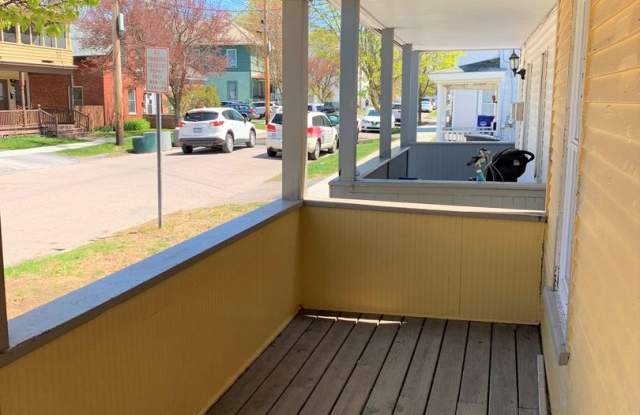 13 Peru St, Burlington, VT | Renovated 3 Bedroom House Near UVM & Downtown | June 2027 Gallery 1