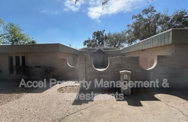 1416 Grovewood Drive photos photos