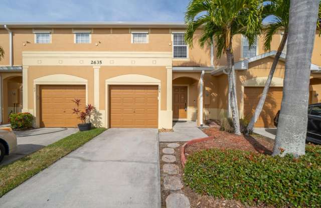 Three bedroom townhome in Lake Washington Villas Gallery 1