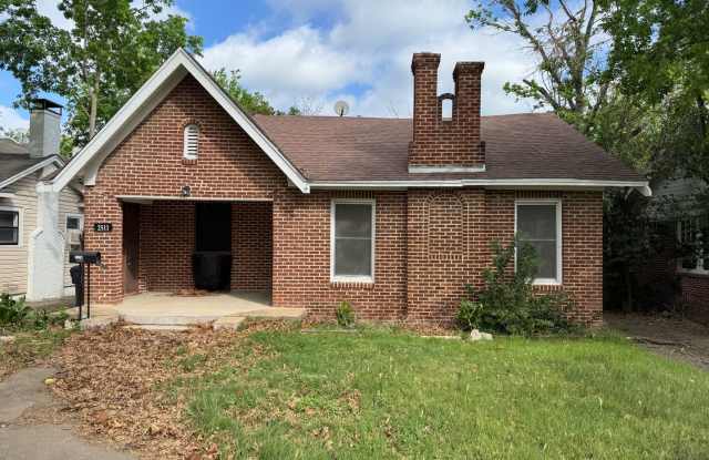 Updated Farm House in Central Waco photos photos