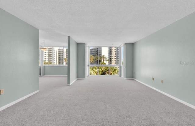 660 ISLAND Way Gallery 2