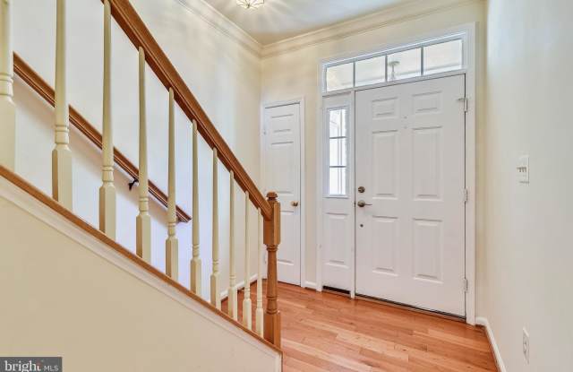 21476 RUSTY BLACKHAW SQUARE Gallery 2