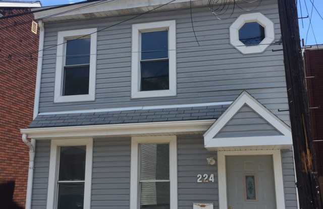 2 Bedroom House in Millvale photos photos