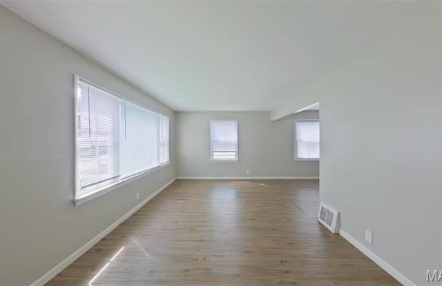 1057 Gabriel Drive Gallery 4