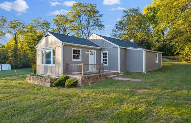 Newly Renovated 2 Bedroom, 1.5 Bedroom Home in Salem! Gallery 1