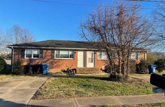 Charming 2-Bedroom Home with Spacious Yard in Ocean Lakes - 1676 Da Vinci Drive, Virginia Beach, VA 23454