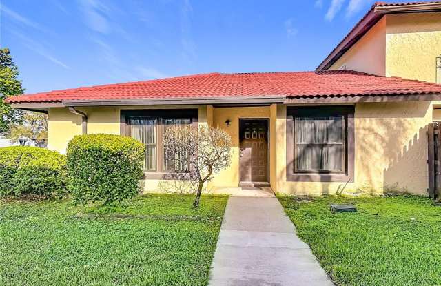 571 HUNTER CIRCLE photos photos