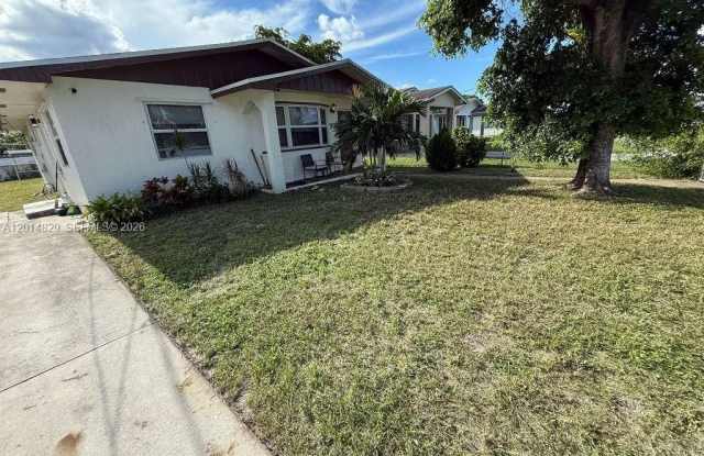 1930 SW 57th Ave photos photos