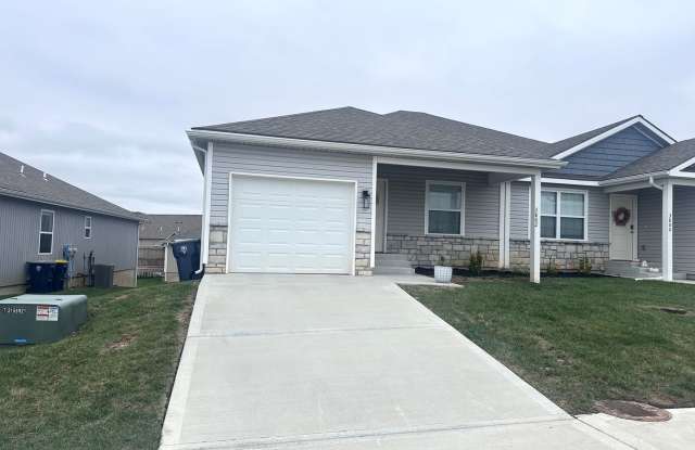 4 Bed | 3 Bath | 1 Car Garage Duplex in Kansas City Gallery 1