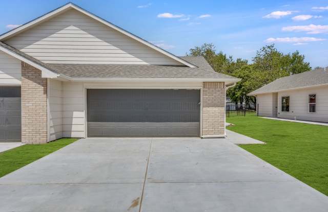 Edgewater Villas-Molly Plan - 4320 North Hazelwood Street, Wichita, KS 67205