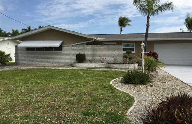 2823 SE 18th AVE - 2823 Southeast 18th Avenue, Cape Coral, FL 33904