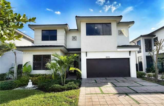 8836 NW 161st Ter photos photos