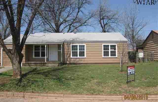 2610 WOODDALE AVENUE - 2610 Wooddale Avenue, Wichita Falls, TX 76301