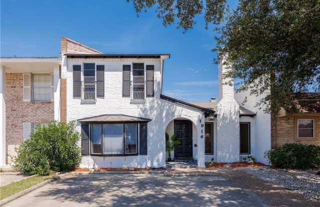 1916 Shelley Street - 1916 Shelly Street, Kingsville, TX 78363