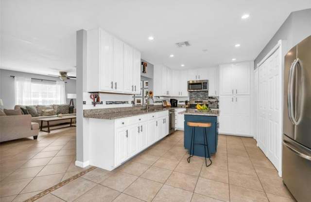 3860 NW 122nd Terrace, Sunrise, FL 33323 photos photos