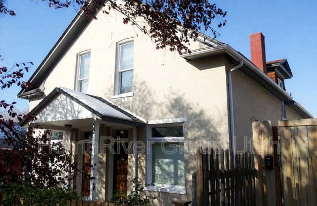 222 W 700 N photos photos