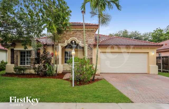 1066 Northeast 35th Avenue - 1066 Northeast 35th Avenue, Homestead, FL 33033