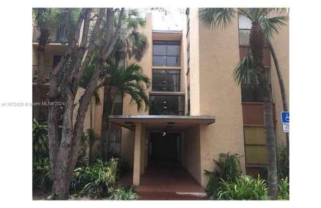 14221 SW 88th St - 14221 Southwest 88th Street, Kendale Lakes, FL 33186