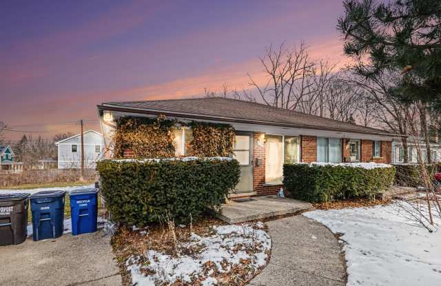 924 Lutz Avenue photos photos