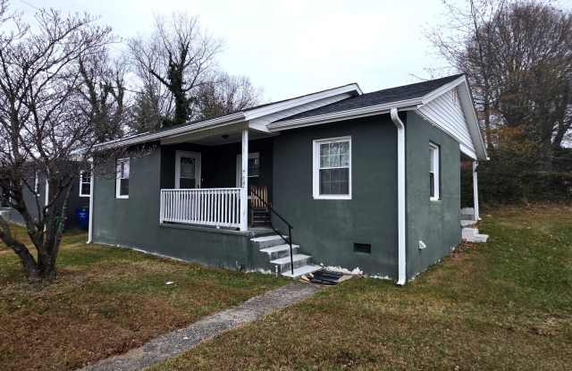 Charming 2-Bedroom Home Near Downtown Mount Airy photos photos