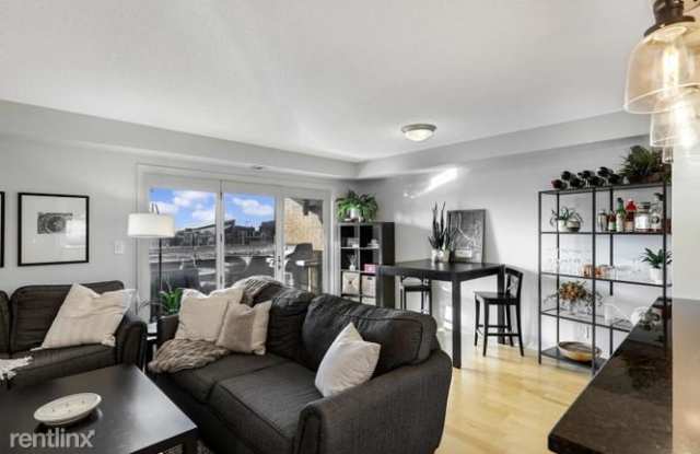 110 1st Ave NE Unit F1602 Gallery 4