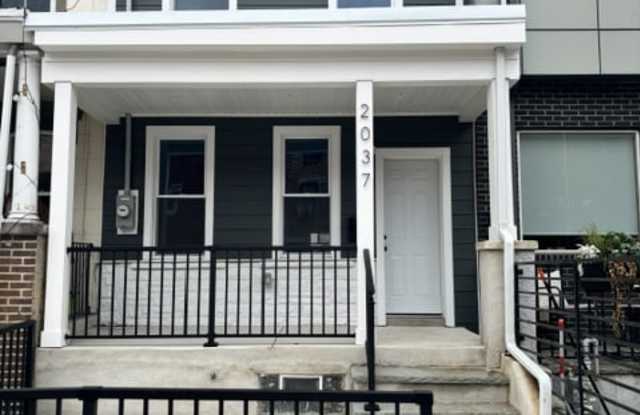 2037 East Cumberland Street Gallery 1