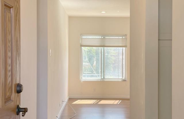 32233 Crest LN Gallery 3
