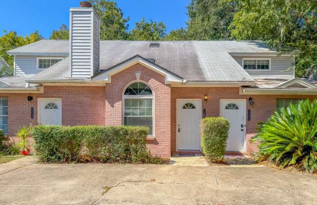 RENOVATED 3/2 w/ New Paint/Flooring, Fenced Yard, Deck,  Washer/Dryer! Avail NOW for $1550/month! - 2500 Nugget Lane, Tallahassee, FL 32303 RENOVATED 3/2 w/ New Paint/Flooring, Fenced Yard, Deck,  Washer/Dryer! Avail NOW for $1550/month! - 2500 Nugget Lane, Tallahassee, FL 32303