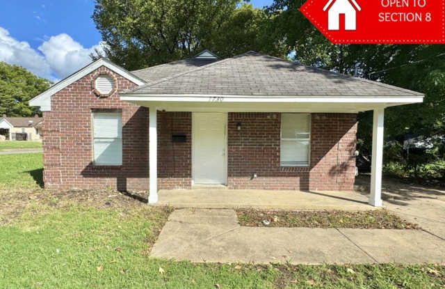 Newly Renovated 4 bedroom 2 bathroom home - Open to Section 8 photos photos