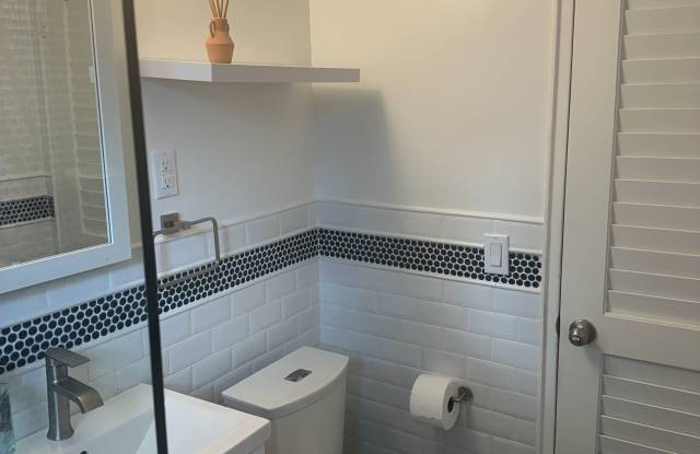 210 Mendoza Ave photos photos