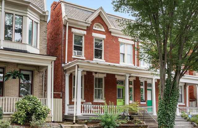 FAN DISTRICT HOME WITH 3 BEDROOMS AND 3 FULL BATHS - 10 North Meadow Street, Richmond, VA 23220