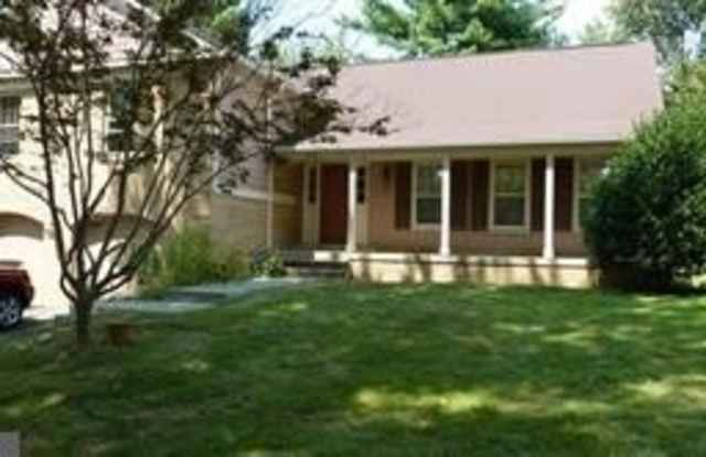 1015 FARM HAVEN DR - 1015 Farm Haven Drive, Rockville, MD 20852