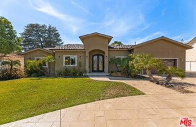 8817 Encino Avenue Gallery 2