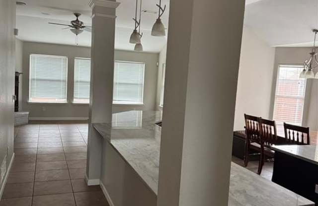 10808 Pineview Lane Gallery 3