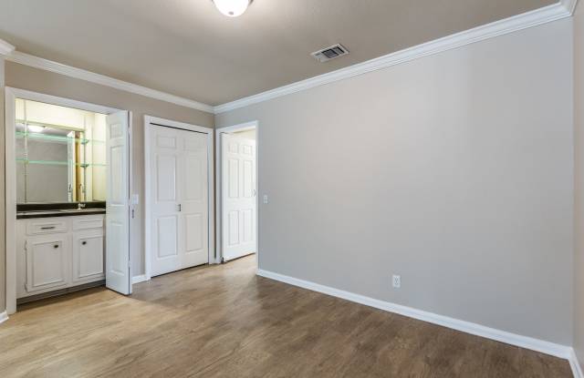 5359 Fredericksburg Rd photos photos