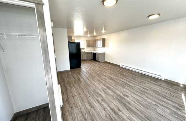 3191 Queen Anns Street - 3 Gallery 2
