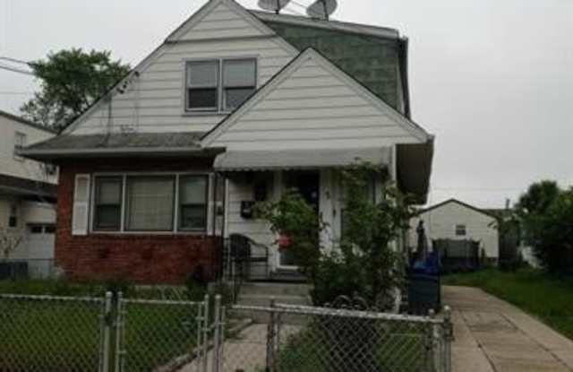 2 PINECREST RD photos photos