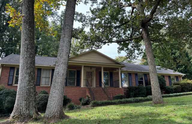 Four Bedroom Brick Home in Denver with Lake Access - 7942 Lake Vista Drive, Lincoln County, NC 28037