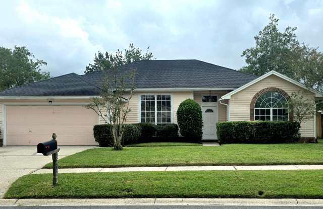 3 bed/ 2 bath, 1786sf w/ screen patio & fenced rear, community amenities - Argyle Forest/Chimney Lakes photos photos