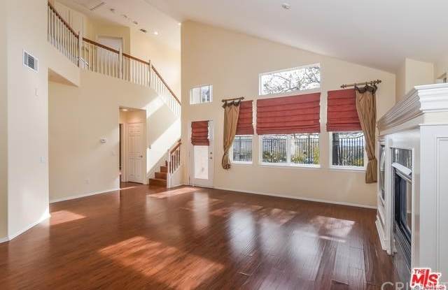 19920 Oakville Court Gallery 3