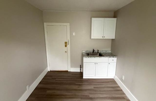 Studio Apartment for Rent – Utilities Included! Gallery 2