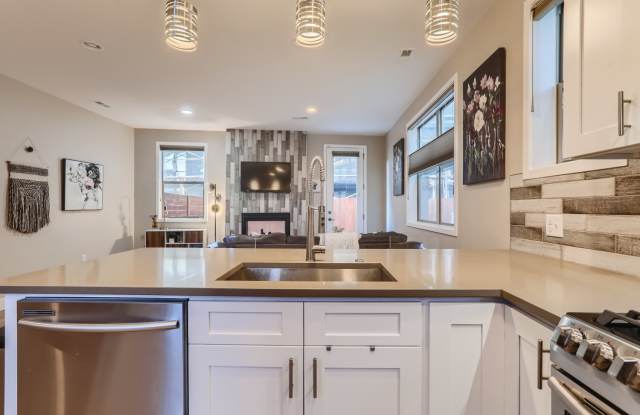 1261 N Perry Street photos photos