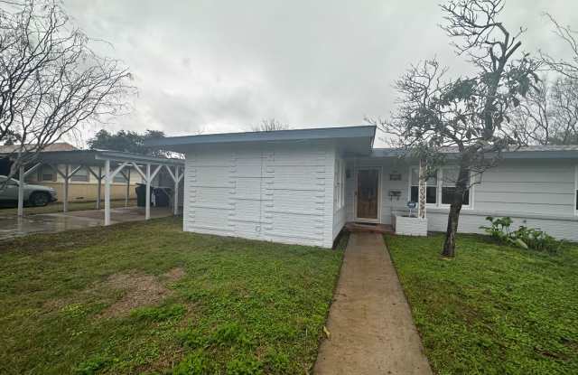 606 Wilshire - 4/Bed 2/Bath - $2095/month photos photos