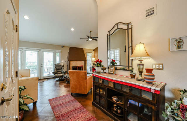 7720 N PINESVIEW Drive Gallery 4